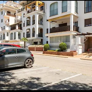 Apartamento Personal Y Coqueto En Primerísima Línea De Playa, En La Costa Del Sol. Puerto De La Duquesa, Castillo de Sabinillas